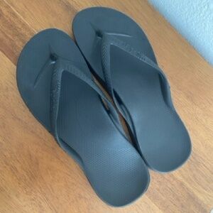 Archies Arch Support Black Flip Flops for Women, 6